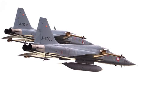 Weltweit limitiert auf nur 5'000 exemplare. Bundesheer - Aktuell - F-5-Jets fangen Flugzeug ab