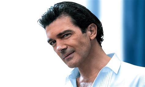 Καθημερινή ηλεκτρονική εφημερίδα της αργολίδας | όλες οι ειδήσεις από την αργολιδα, το ναύπλιο, το άργος, την επίδαυρο και την ερμιονίδα. ΒΓΑΖΕΙ ΤΑ ΣΠΑΣΜΕΝΑ Ο ΑΝΤΟΝΙΟ ΜΠΑΝΤΕΡΑΣ | Apodytiriakias.gr