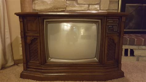 Grandparents Want To Toss This Old Magnavox Tv Bad Idea Retrogaming