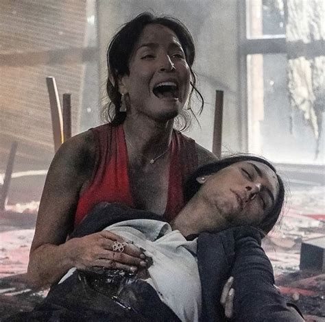 El 2016, la cadena telemundo transmitió la segunda parte de esta historia, producida por fox telecolombia, secuela de sin senos no hay paraíso.con el título, sin senos sí hay paraíso y transcurre 20 años después de donde finalizó la primera parte, duró 3 temporadas, las cuales se emitieron hasta 2018. El final del paraíso: uno de estos tres personajes morirá ...