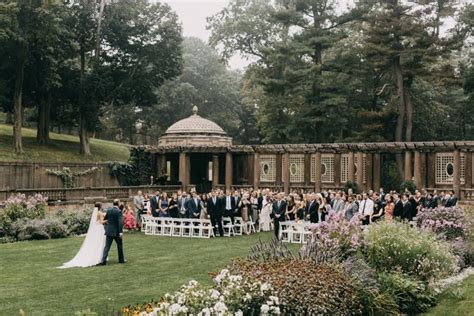 It offers natural beauty that you may personalize with custom decorations. Ipswich Garden Wedding at The Crane Estate in Gorgeous ...