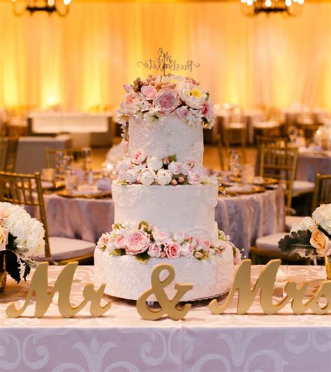 Mr and Mrs Wedding Sign for Wedding Sweetheart Table, Mr and Mrs