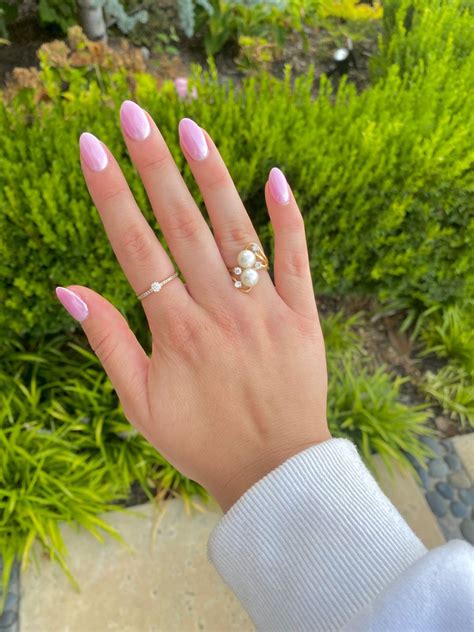 Pearl Chrome Dust Hailey Bieber Nailspink Elegant Nailspink Almond Nailssummer 2022 Nailsfall