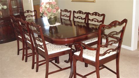 Table is 61 inches without leaves and 94 inches long with the three leaves. Canada Used Dining Room Furniture for Sale, Buy, Sell ...
