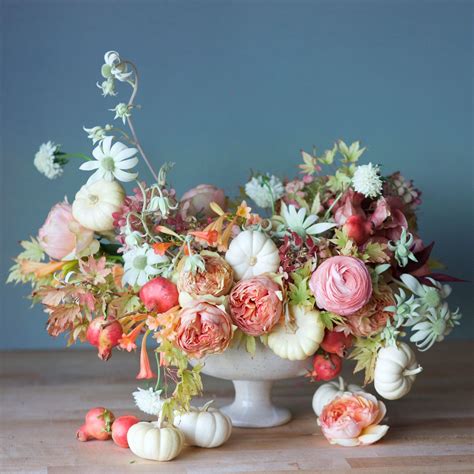 Bakanlık binasında gerçekleşen skandal olayın kamera görüntülerinin yayılmasının ardından çiftin ortaya çıkan gizli ilişkisi. 36 Fall Wedding Centerpieces That Pay Homage to the Season ...