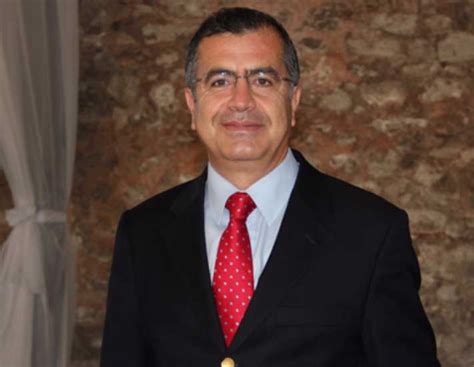 .özbek asıllı botır rakhimov ile iş yapan cihan ekşioğlu'nun otele tankla nasıl çöktüğünü yasemin uras şöyle anlatmıştı cihan ekşioğlu, o ara devletin kışlalarına tadilat yapıyordu. Adnan Mordeniz Bidroom'da Göreve Başladı