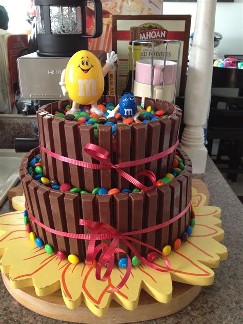 If you didn't throw a big bash for your 30th, why not do it for your 31st. Jason's 31st birthday cake | Cupcake cakes, Birthday cake ...