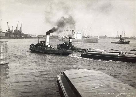 Working For The Port Of London Authority Steam Tug Brent Of 1945
