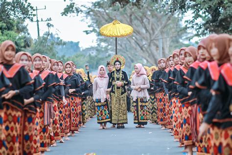Pakaian Adat Suku Sasak Lombok