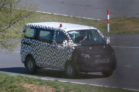 2016 Ford Transit Custom Facelift Spied For The First Time Autoevolution