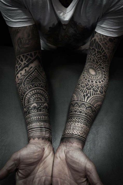 Tatouages bracelet homme tatouages végétaux tatouage papa tatouage bras homme designs de tatouages tatouage bande au poignet tatoo avant bras comment dessiner un oeil tatouage brassard. Tatouage bras homme noir - young planneur