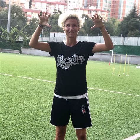 Check spelling or type a new query. Kadın Futbol liglerinin en tecrübeli oyuncusu Beşiktaş'a ...