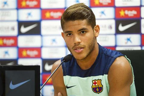 Jonathan dos santos ramírez is a mexican professional footballer who plays as a midfielder for major league soccer club la galaxy, whom he c. Dos Santos: "The coach has been key in my decision to stay ...