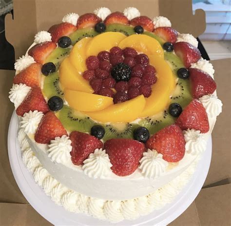 Fruit Cake Cake Decorated With Fruit Easy Cake Decorating Fruit