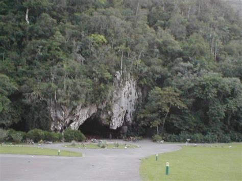 Viñales is a town in pinar del río, cuba. Vinales Valley (Polski) | dolina, UNESCO Lista Światowego ...
