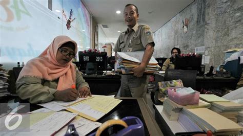 Aturan jam kerja perangkat desa perdes jam kerja perangkat desa peraturan jam kerja perangkat desa dasar hukum jam kerja. Pelanggaran Jam Kerja Kembali Dominasi Kasus Disiplin PNS ...