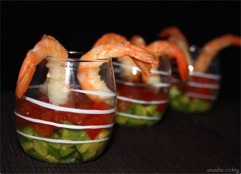 Verrines au tartare d avocat tomate et crevettes