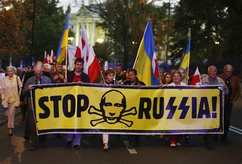 poland warns eu will ramp up russia sanctions over ukraine crisis