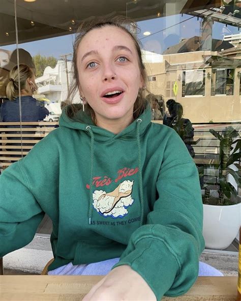 Emma Chamberlain Outfits Aesthetic Beauty Soft Summer Iconic Women Twin Flame My Girl
