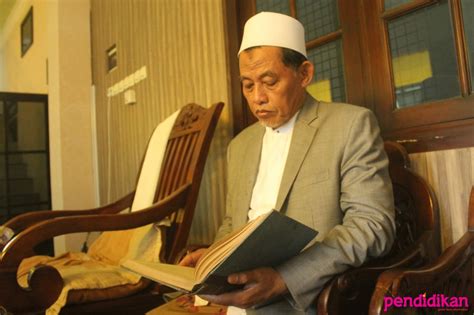 Info Pondok Pesantren Dan Tokoh Islam Di Nusantara Biografi Drs Kh