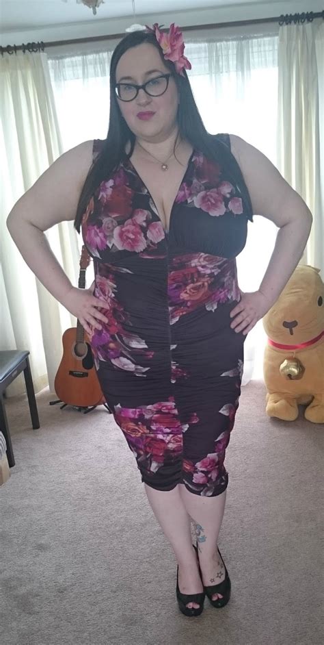 I have received many questions how to dress and look better if you have thick legs. May 2015 - Does My Blog Make Me Look Fat?