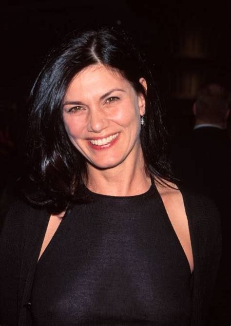 Linda Fiorentino Poses Completely Nude Nudestan Com Naked