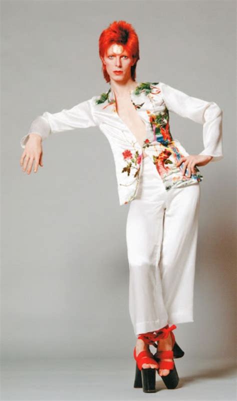 the icon of androgynous fashion style 25 marvelous color photos of david bowie in the 1970s and