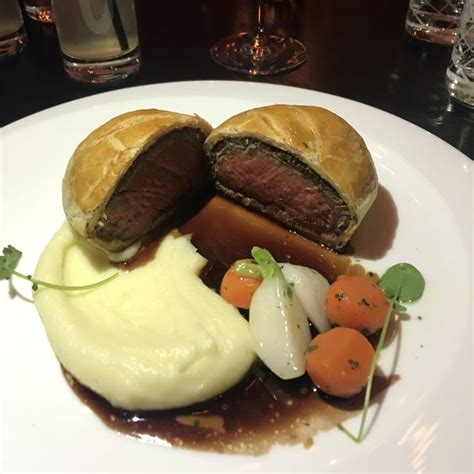 Getting The Beef Wellington Is A Must Gordon Ramsay Hells Kitchen