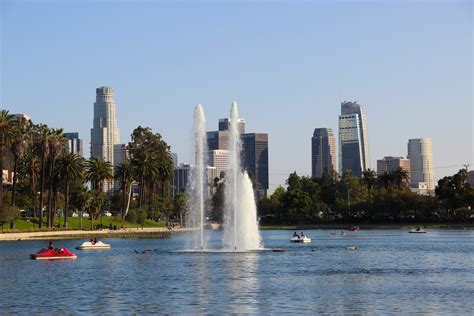 The apartment is around 2 km from the centre of los angeles. Free Stock Photo of Los Angeles Skyline Behind Fountain In ...