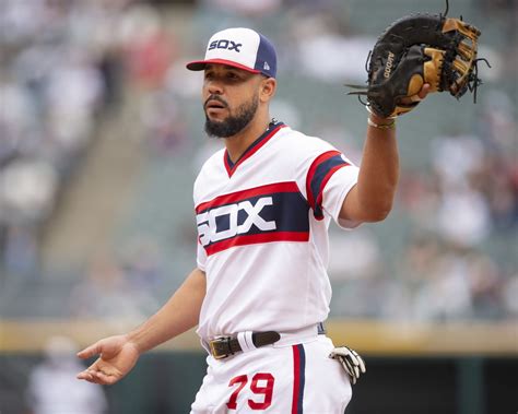 Did Jose Abreu make the right decision to take the qualifying offer?