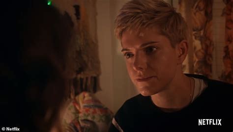 Netflixs Feel Good Trailer Shows Mae Martin Struggling With Addiction And A New Relationship