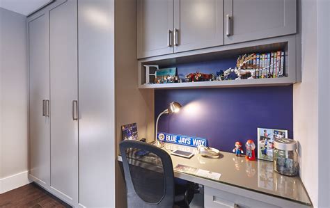 ✔ free shipping ✔ cash on delivery. Factory-painted custom built-in wardrobe and desk by Space ...