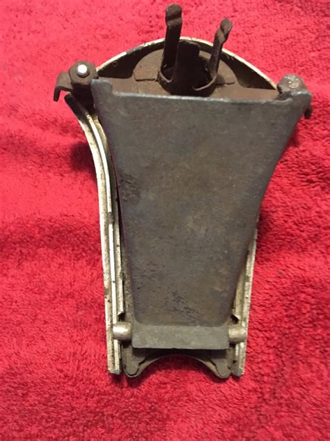 Antique Car Ashtray ( 1933 Buick ) | The H.A.M.B.