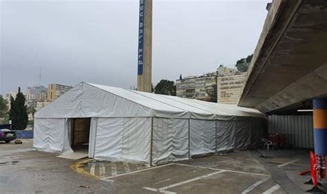 בית החולים, שעמד לאורך השנים בצלה של האחות הגדולה והמפוארת הדסה, התפתח וגדל מאוד בעשור וחצי האחרון.הוא רכש את בית החולים ביקור חולים, גייס. בית החולים שערי צדק הקים חדר מיון לאבחון חשודים בקורונה