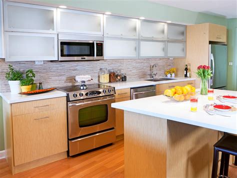 Get a durable and aesthetic kitchen cabinet to store your crockery and appliances, and restyle your living space. Stock Kitchen Cabinets: Pictures, Ideas & Tips From HGTV ...