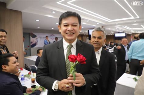 คงต้องลุ้นกันอีกครั้ง ในวันที่ 24 เมษายน 2562 ว่าศาลรัฐธรรมนูญจะมีมติรับ หรือ ไม่รับ พิจารณาวินิจฉัย เรื่องหลักเกณฑ์และวิธีการคิดคำนวณ ส.ส.บัญชี. 'สิระ' เฮ! ศาลรัฐธรรมนูญตีตกคำร้องตีความสถานะ ส.ส. ชี้ ...
