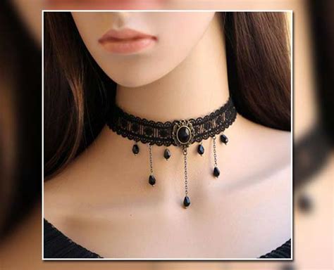 Take A Look At Some Of The Most Stunning Designs Of Choker Necklaces