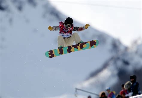 Snowboarder Kelly Clark Advances To Halfpipe Finals The Washington Post