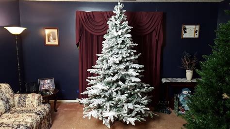 Vickerman Utica 75 Snow Flocked Christmas Tree Review Youtube