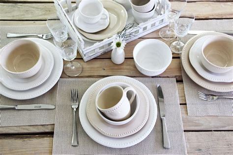 No obstante, muchos de los problemas y desafíos que enfrentamos como miembros de nuestra organización afectan a todos el grupo. individuales y juego de platos/tazas