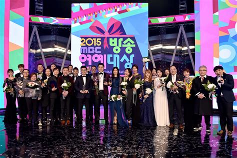 Mbc drama on the verge of insanity. '2015 MBC 방송연예대상' 1부 11.8%, 2부 13.7% 시청률도 반짝 반짝!