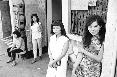 Vietnam War Vung Tau Vietnamese Girls Stand Outside Flickr