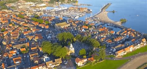 You'll still hear the urk dialect, and can wander through the old lanes ('ginkies') and. 'Prominent figuur op Urk heeft banden met criminaliteit ...