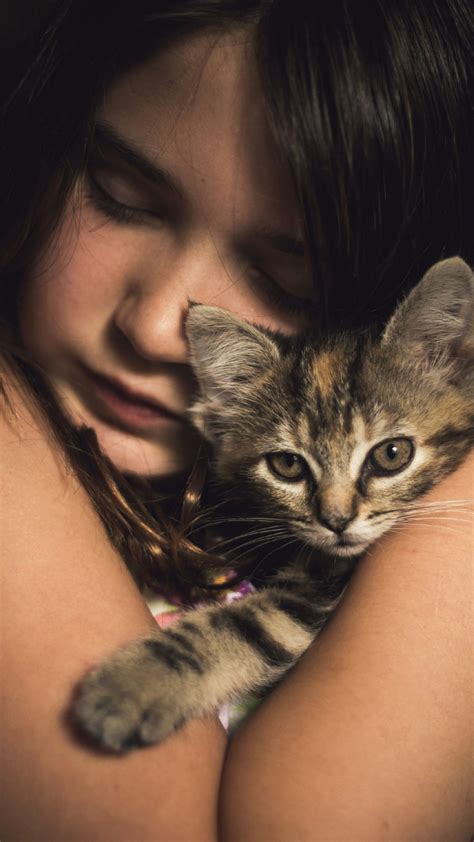 1080x1920 Little Girl Cute Kitten Cat Animals Hd For Iphone 6 7
