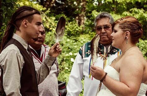 Alicia Jonah S Nature Focused Native American Wedding Offbeat Wed