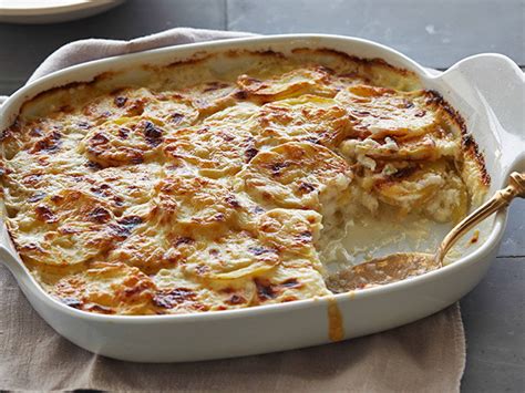 Preheat the oven to 400 degrees f. Ina Garten Scalloped Potatoes Recipe / What Is Ina Garten ...