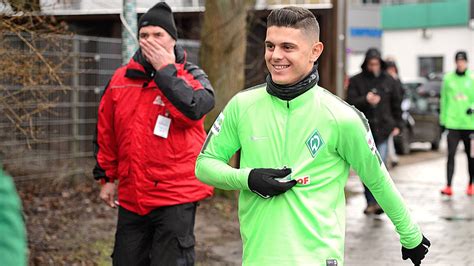 The best gifs are on giphy. RASHICA: „Ich bin bereit!" - Kosovo-Rakete träumt vom ...
