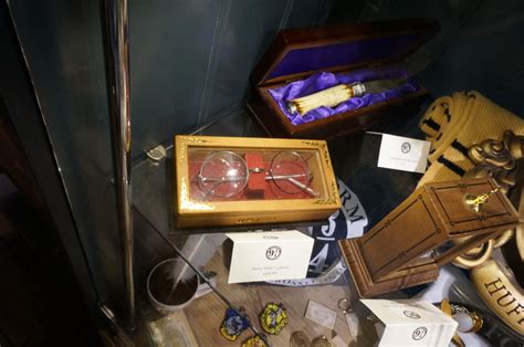 Harry potter studio tour gift shop. Harry Potter gift shop at Platform 9 3/4, London: A Photo ...
