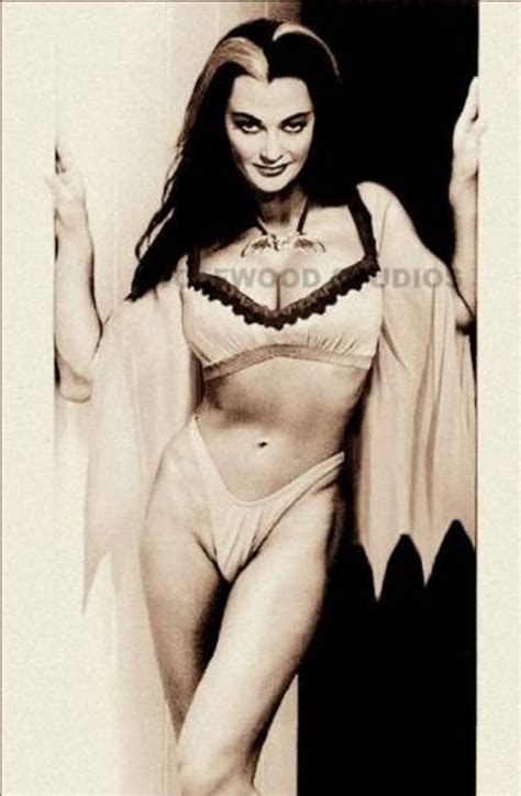 Tv Land The Munsters Yvonne De Carlo Lily Munster Sexy Hot Etsy