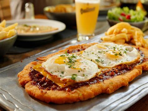 filete que está empanado y frito: The Milanesa Club (Caballito) | miBsAs.com